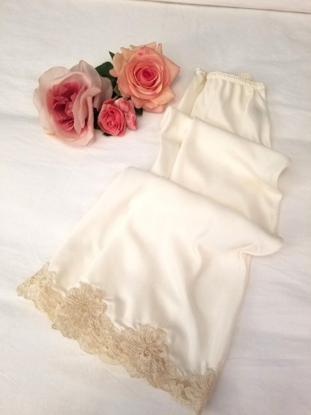 Vintage Ventura Cream Half Slip with Beautiful Floral Ivory Corded Lace Hem